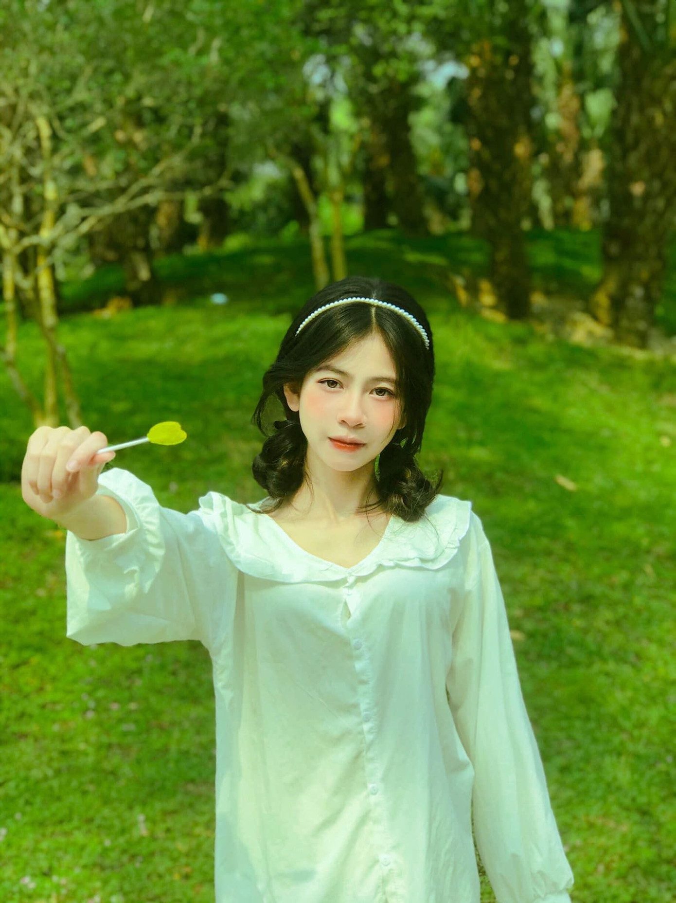 Và để có thể chinh phục, trở thành mẫu ảnh, KOL chuyên nghiệp trong tương lai, Ánh Tuyết luôn học hỏi, tìm tòi và lắng nghe ý kiến của mười xung quanh để dần hoàn thiện bản thân.