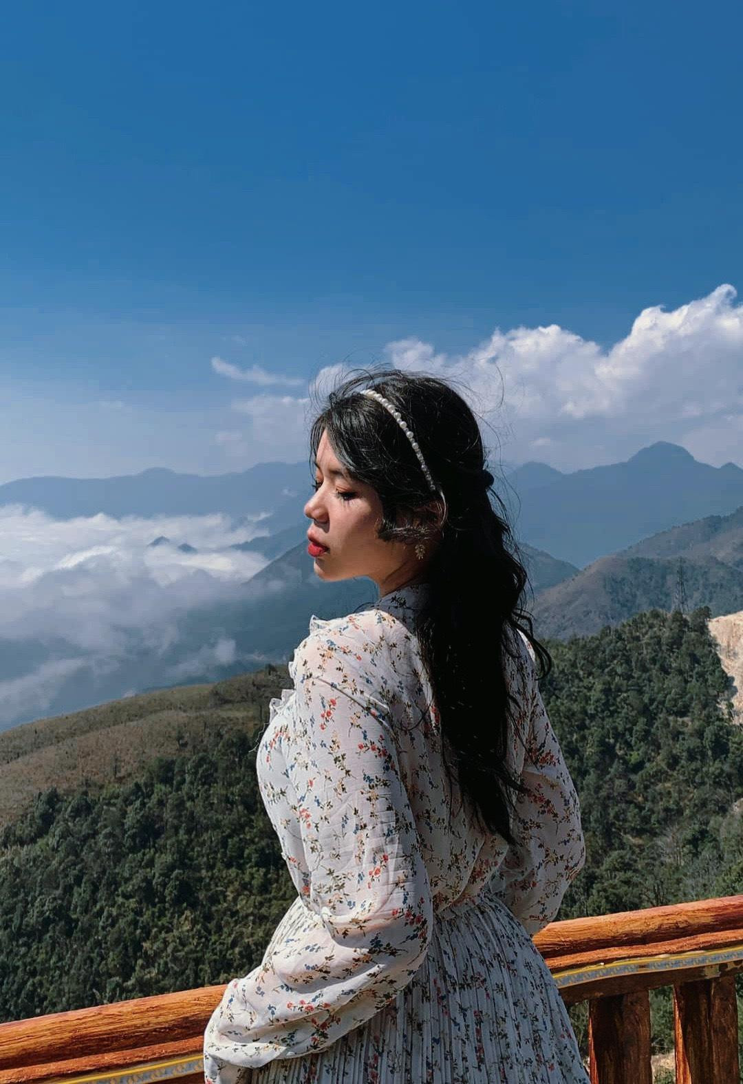 Những bức ảnh đẹp của Ngọc lưu giữ khoảnh khắc cũng thu hút được một lượng follower yêu thích và theo dõi. Những bức ảnh đẹp của Ngọc lưu giữ khoảnh khắc cũng thu hút được một lượng follower yêu thích và theo dõi.