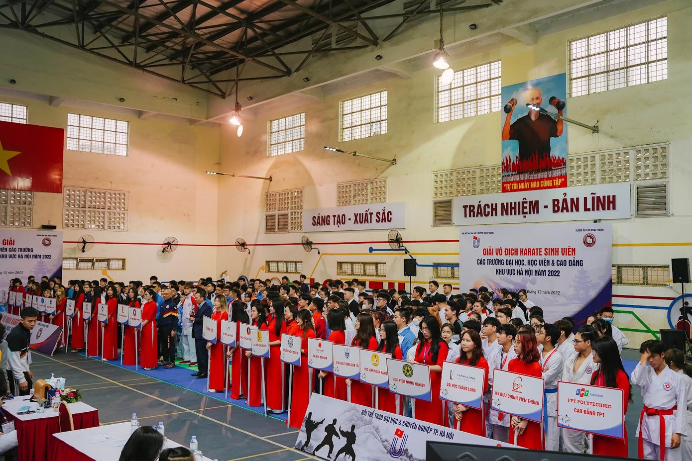 Lễ khai mạc Giải Vô địch Karate sinh viên các trường Đại học, Học viện và Cao đẳng khu vực Hà Nội lần thứ Nhất năm 2022 đã chính thức diễn ra tại Nhà tập Trường Đại học Ngoại thương, Trụ sở chính Hà Nội, 91 Chùa Láng, Đống Đa, Hà Nội.