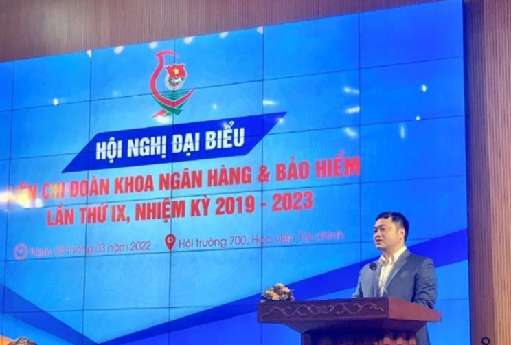 TS. Lưu Hữu Đức - Uỷ viên BCH Thành đoàn Hà Nội, Bí thư Đoàn TNCS Hồ Chí Minh Học viện Tài chính phát biểu tại Hội nghị. TS. Lưu Hữu Đức - Uỷ viên BCH Thành đoàn Hà Nội, Bí thư Đoàn TNCS Hồ Chí Minh Học viện Tài chính phát biểu tại Hội nghị.