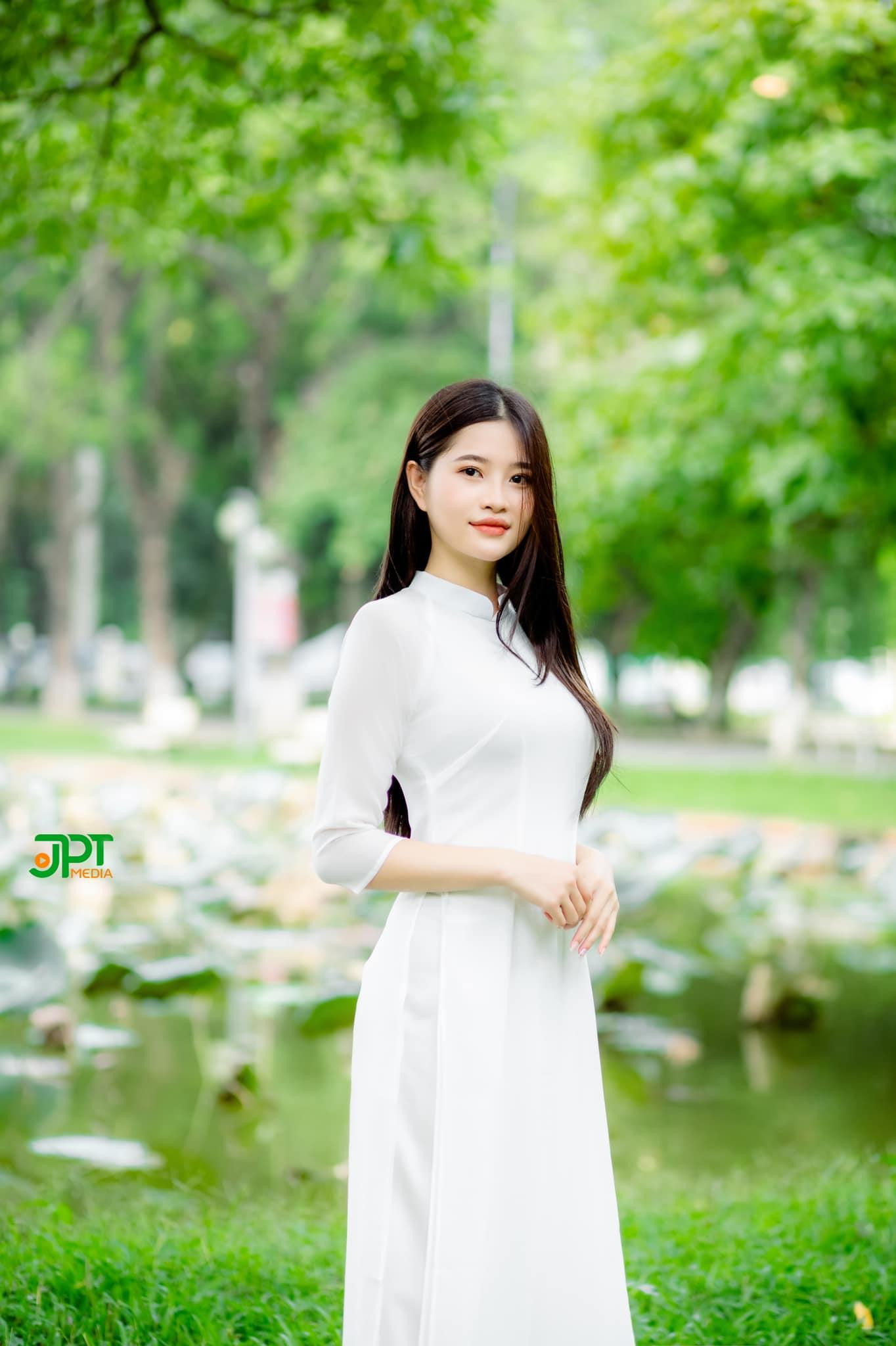 Hiện tại Hiền đang giữ vị trí Bí thư chi đoàn và Trưởng ban Kinh tế Đội Sinh viên Tình nguyện đồng hương Vĩnh Phúc. Hiện tại Hiền đang giữ vị trí Bí thư chi đoàn và Trưởng ban Kinh tế Đội Sinh viên Tình nguyện đồng hương Vĩnh Phúc.