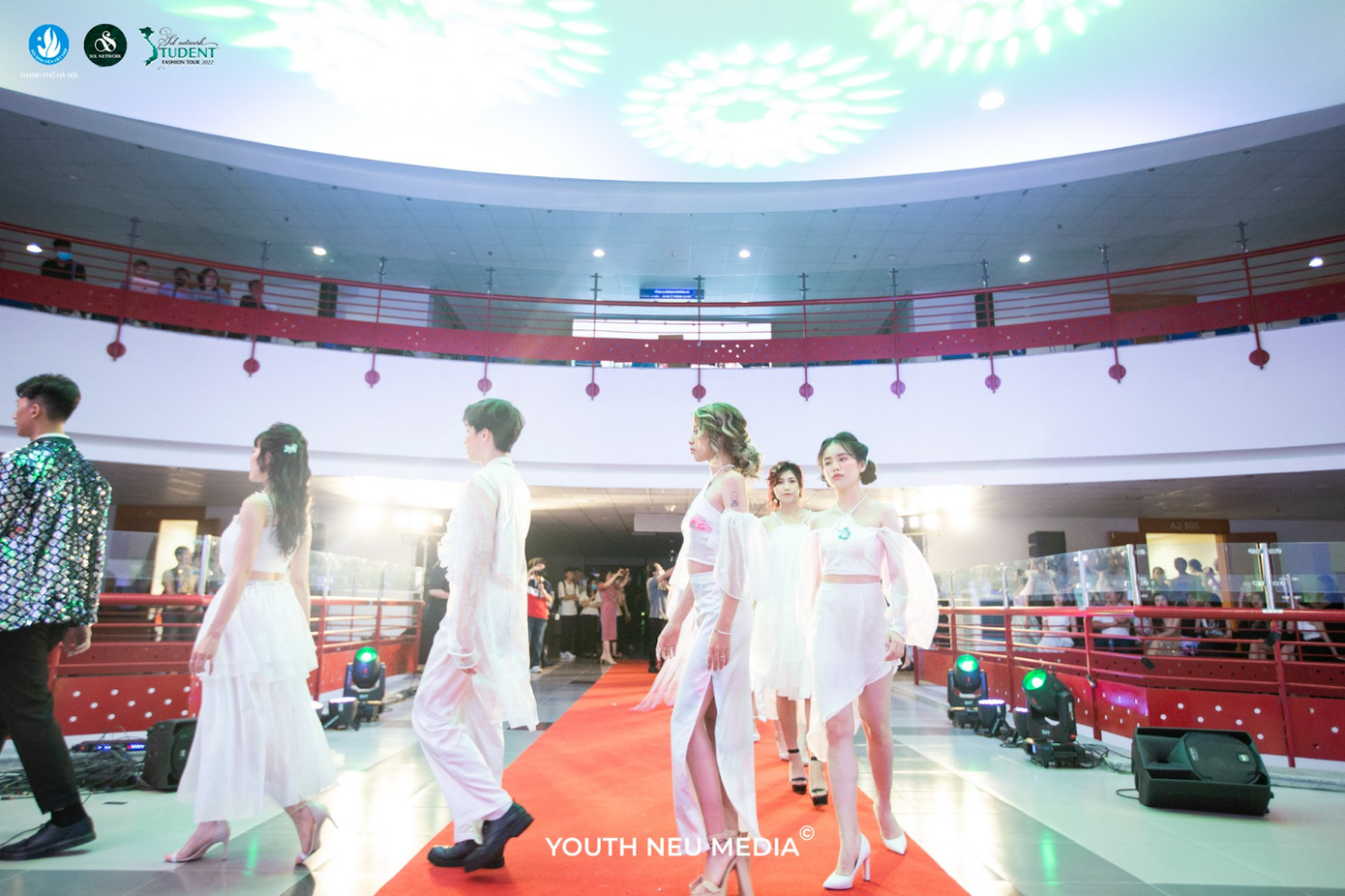 Bộ sưu tập thứ 2: Wake up from dream. Bộ sưu tập thứ 2: Wake up from dream.