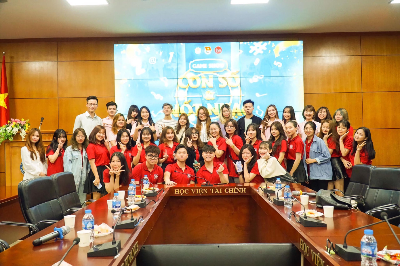 Câu lạc bộ Bạn Yêu Nhạc đã tham gia nhiều cuộc thi, Game Show và đạt nhiều thành tích đáng tự hào. Câu lạc bộ Bạn Yêu Nhạc đã tham gia nhiều cuộc thi, Game Show và đạt nhiều thành tích đáng tự hào.