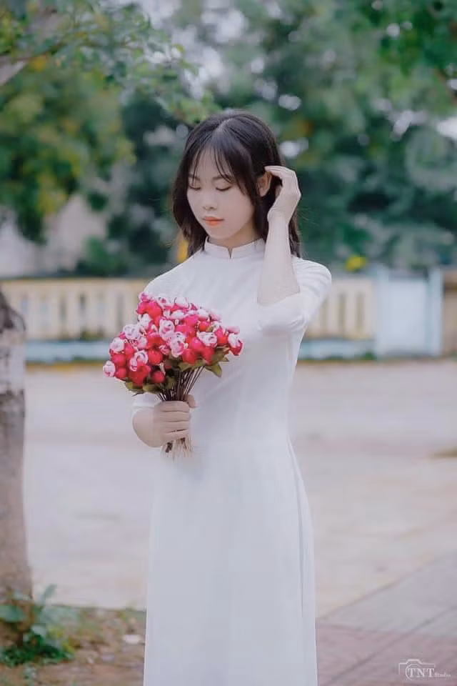 Nguyễn Linh (sinh năm 2004) sinh ra và lớn lên tại Thanh Hóa.