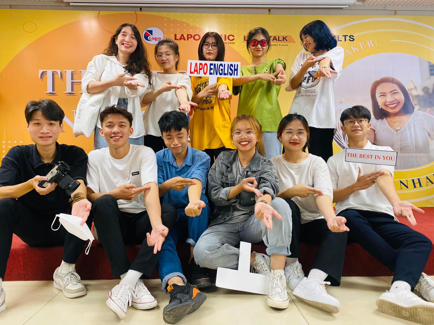 Team Truyền thông.