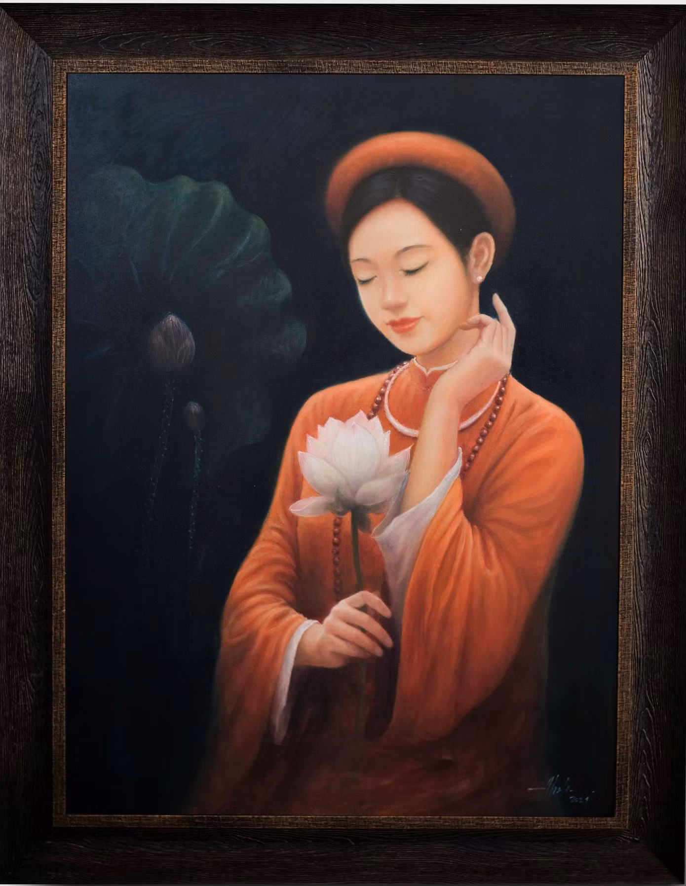 Họa sĩ trẻ Nguyễn Đức Thành lựa chọn chất liệu sơn dầu trên vải cho những bức tranh của mình.
