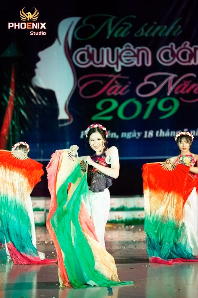 Phần thi Tài năng của Tú Tâm tại cuộc thi Nữ sinh Duyên dáng - Tài năng tỉnh Phú Yên 2019.