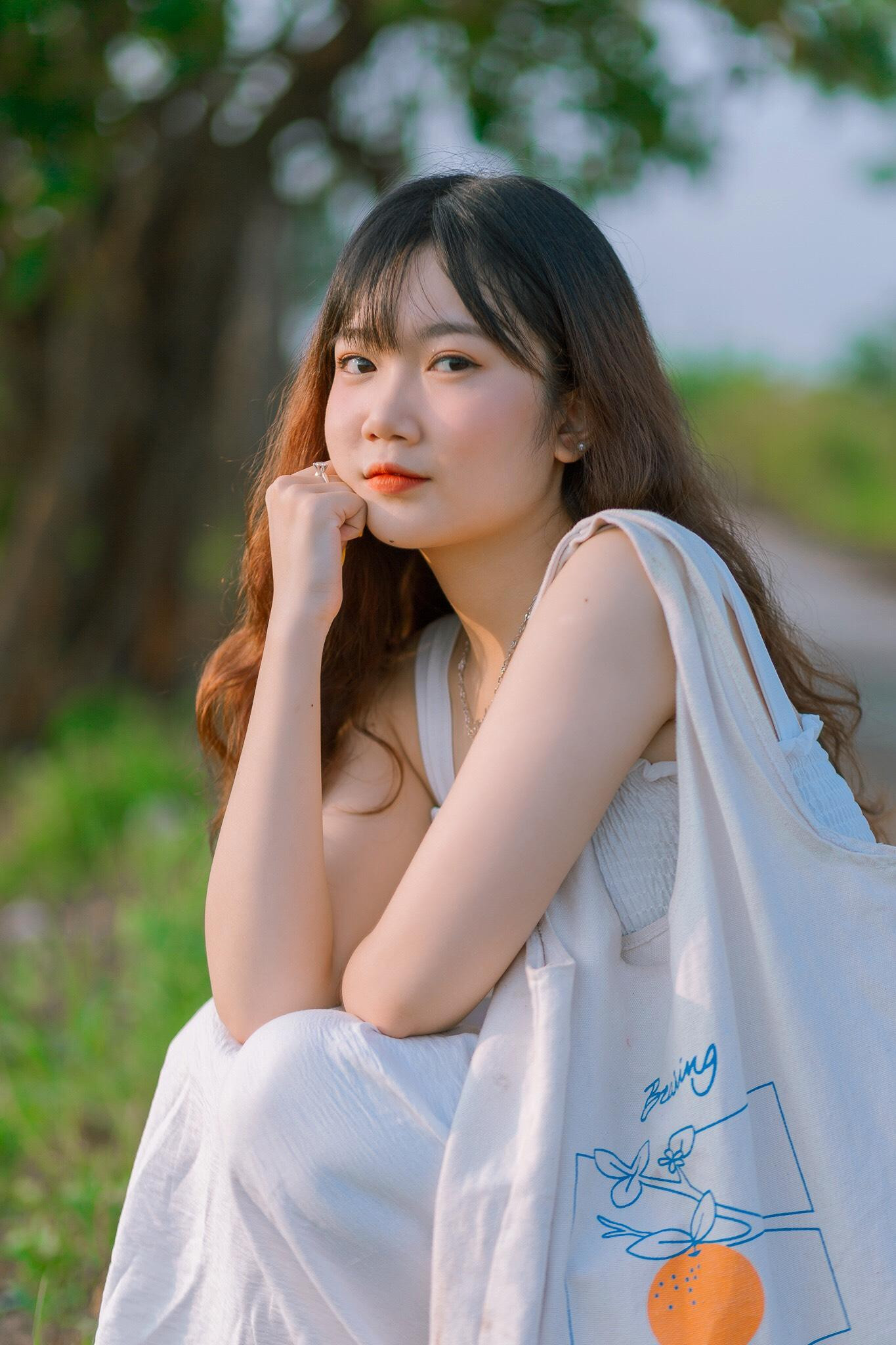 Cô tâm niệm rằng: "Khó khăn, khổ cực là chuyện thường tình của cuộc đời này, có thể đem thanh xuân đánh cược ngày mai – đó chính là một thứ hạnh phúc!" Cô tâm niệm rằng: "Khó khăn, khổ cực là chuyện thường tình của cuộc đời này, có thể đem thanh xuân đánh cược ngày mai – đó chính là một thứ hạnh phúc!"