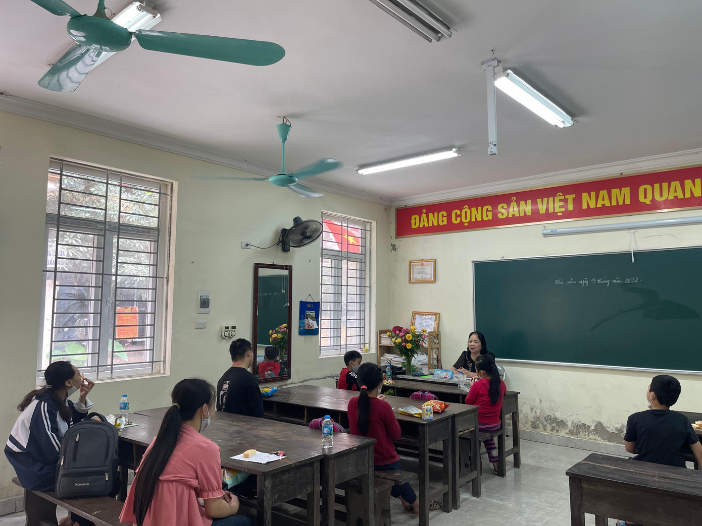 Ngày 19/5 vừa rồi, cô Huyền đã có một buổi kể chuyện về Bác Hồ cho học sinh của mình.