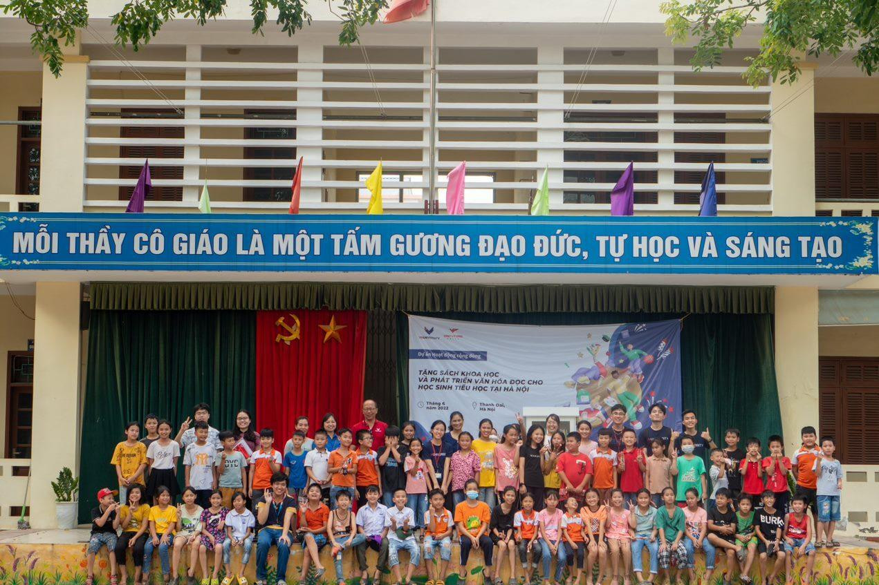 Bên cạnh việc học, Xuân Huy cũng dành thời gian tham gia các hoạt động ngoại khóa ở trường nhằm trau dồi bản thân và mở rộng các mối quan hệ. Bên cạnh việc học, Xuân Huy cũng dành thời gian tham gia các hoạt động ngoại khóa ở trường nhằm trau dồi bản thân và mở rộng các mối quan hệ.