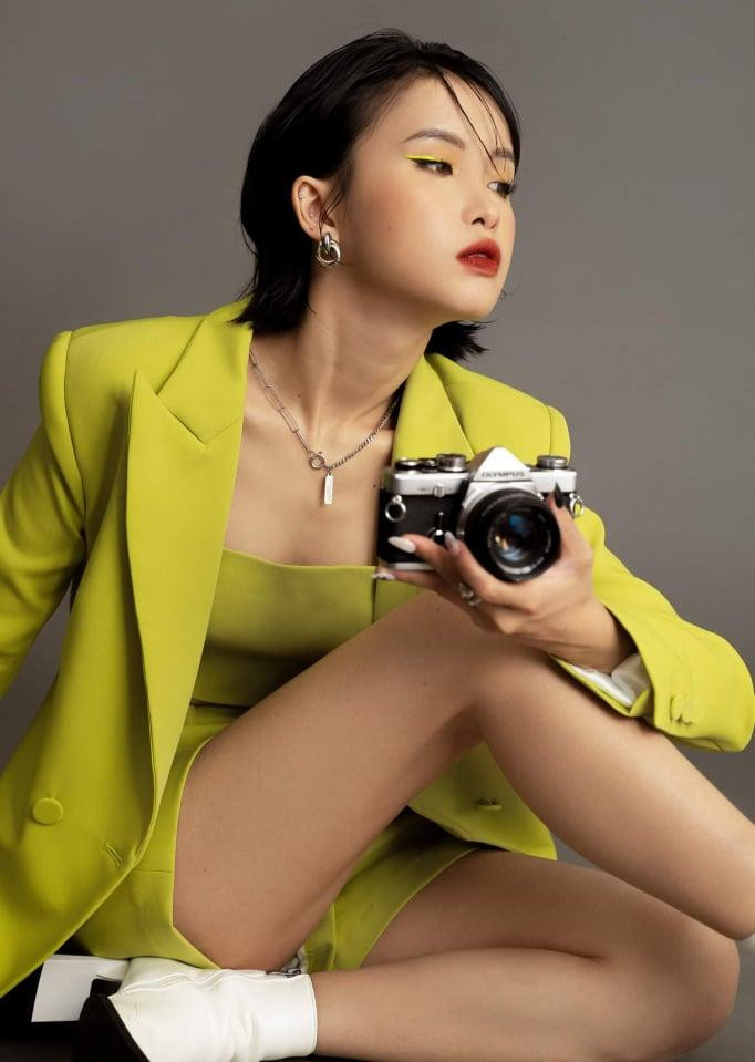 Công việc hiện tại của Minh Anh liên quan đến thời trang, hình ảnh, truyền thông