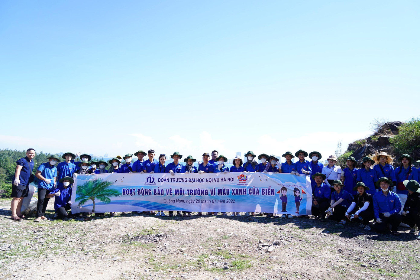 Đoàn Trường tham gia tuyên truyền bảo vệ môi trường biển tại Bán đảo Sơn Trà và các khu du lịch biển Đà Nẵng. Đoàn Trường tham gia tuyên truyền bảo vệ môi trường biển tại Bán đảo Sơn Trà và các khu du lịch biển Đà Nẵng.