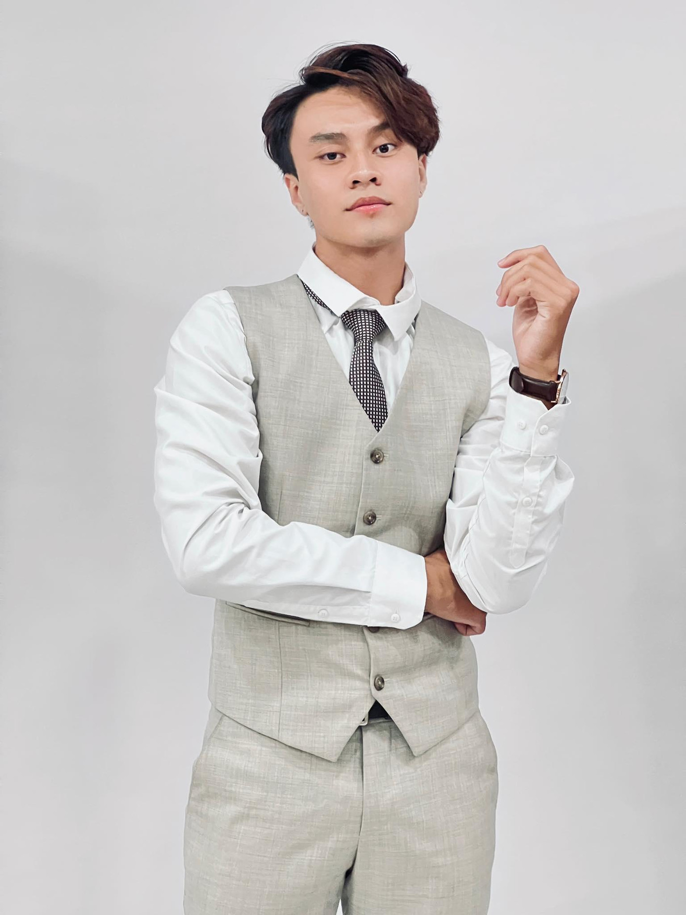 Trần Nhật Đăng Khoa (sinh năm 2003), hiện đang là sinh viên của trường Đại học Ngoại ngữ - Tin học Thành phố Hồ Chí Minh.