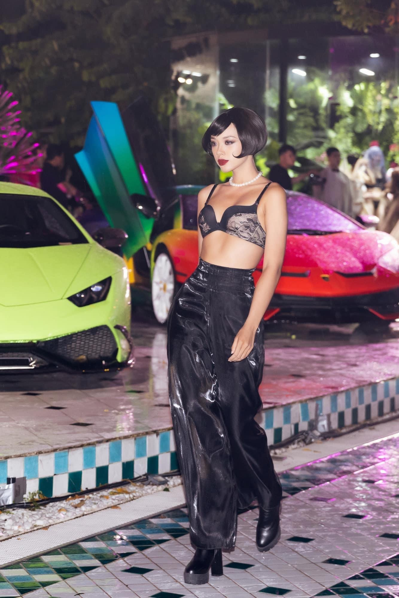 Bắt nguồn từ việc hiểu được sự "vĩ đại" của thời trang, vậy nên Ánh Ngân mong muốn được là một phần đóng góp của các tác phẩm, cũng như những bộ sưu tập fashion mới của các nhà thiết kế.