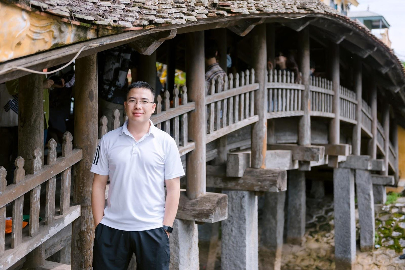 Vẻ đẹp vượt thời gian của cây cầu cổ. Ảnh Phan Hoàn