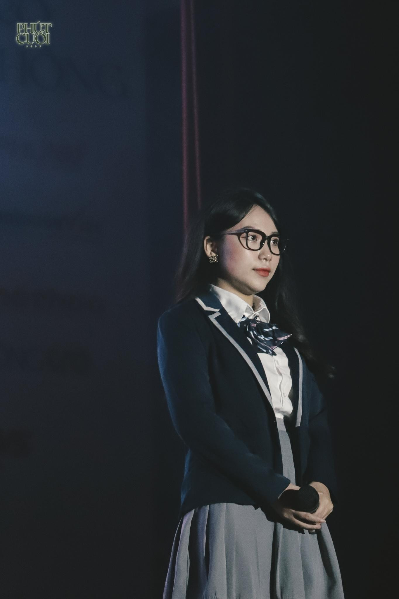 Màn cover bài hát Răng khôn của nữ ca sĩ Phí Phương Anh tạo ra khoảnh khắc hồi tưởng về mối tình đầu đầy sâu lắng.