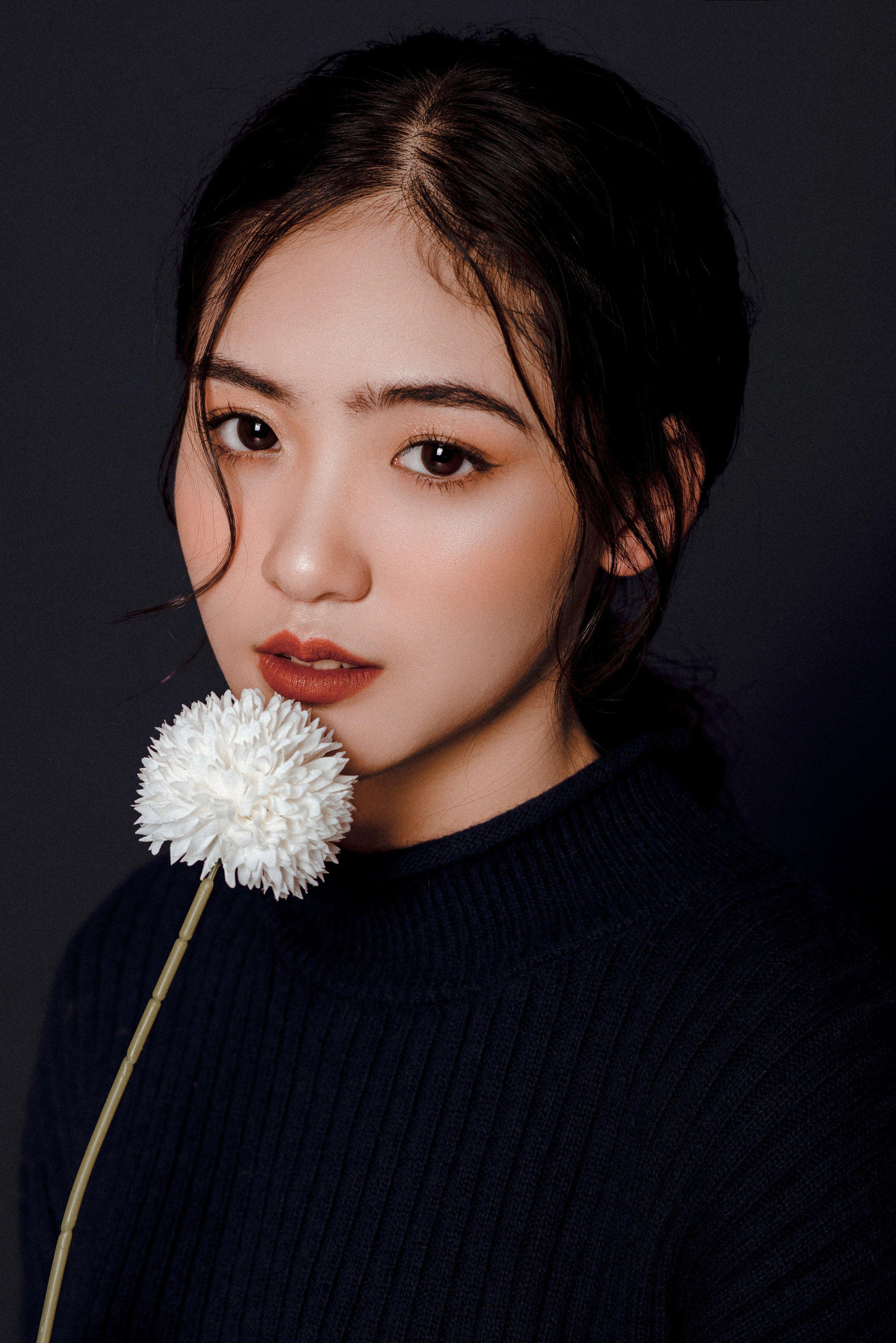 Anh Châm được cộng đồng mạng biết tới khi xuất hiện thường xuyên với những bộ ảnh được đầu tư công phu.