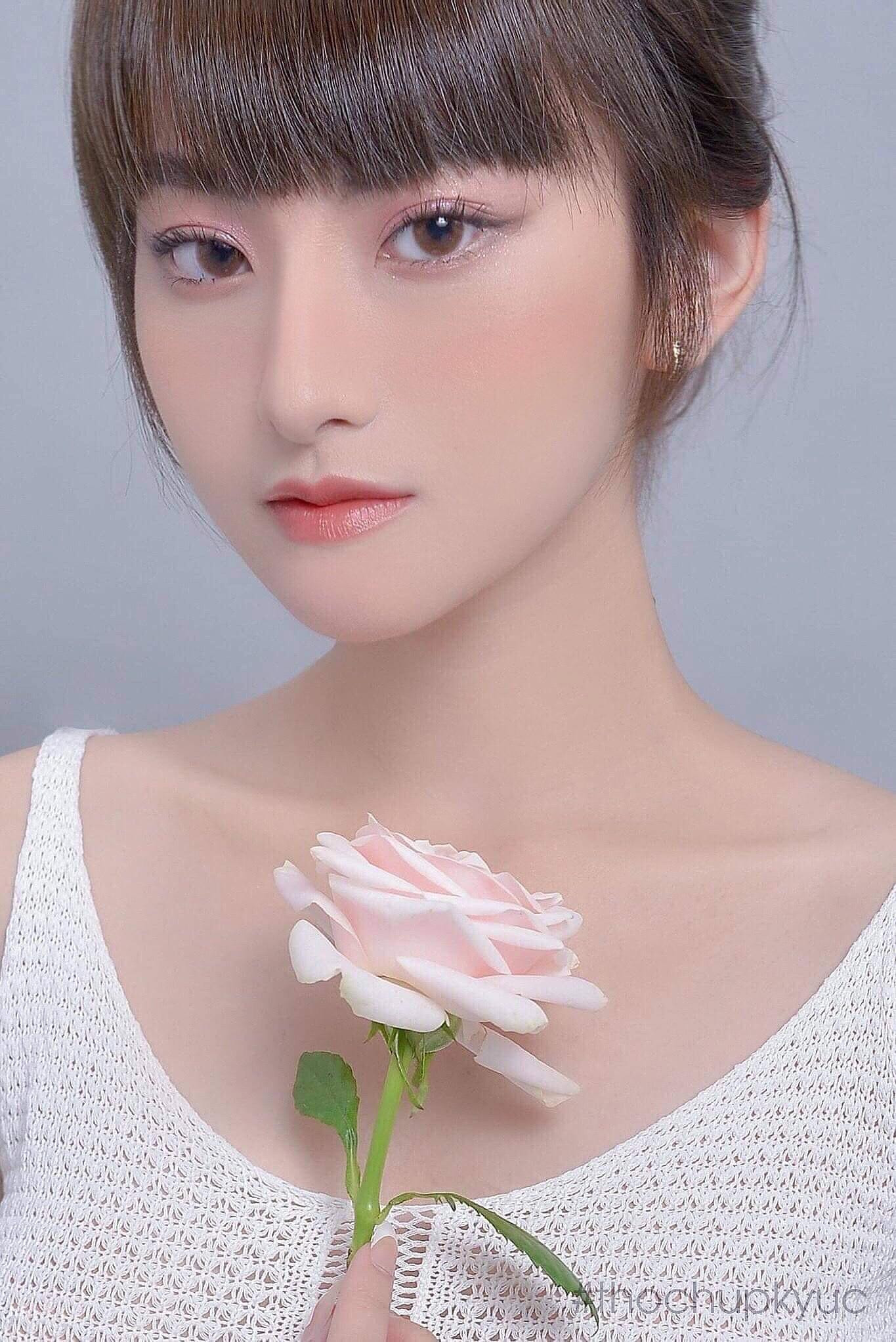 Đặng Trúc Anh (sinh năm 2003, quê Đồng Nai) đang là sinh viên ngành Sư phạm Tiểu học của trường Đại học Đồng Nai.