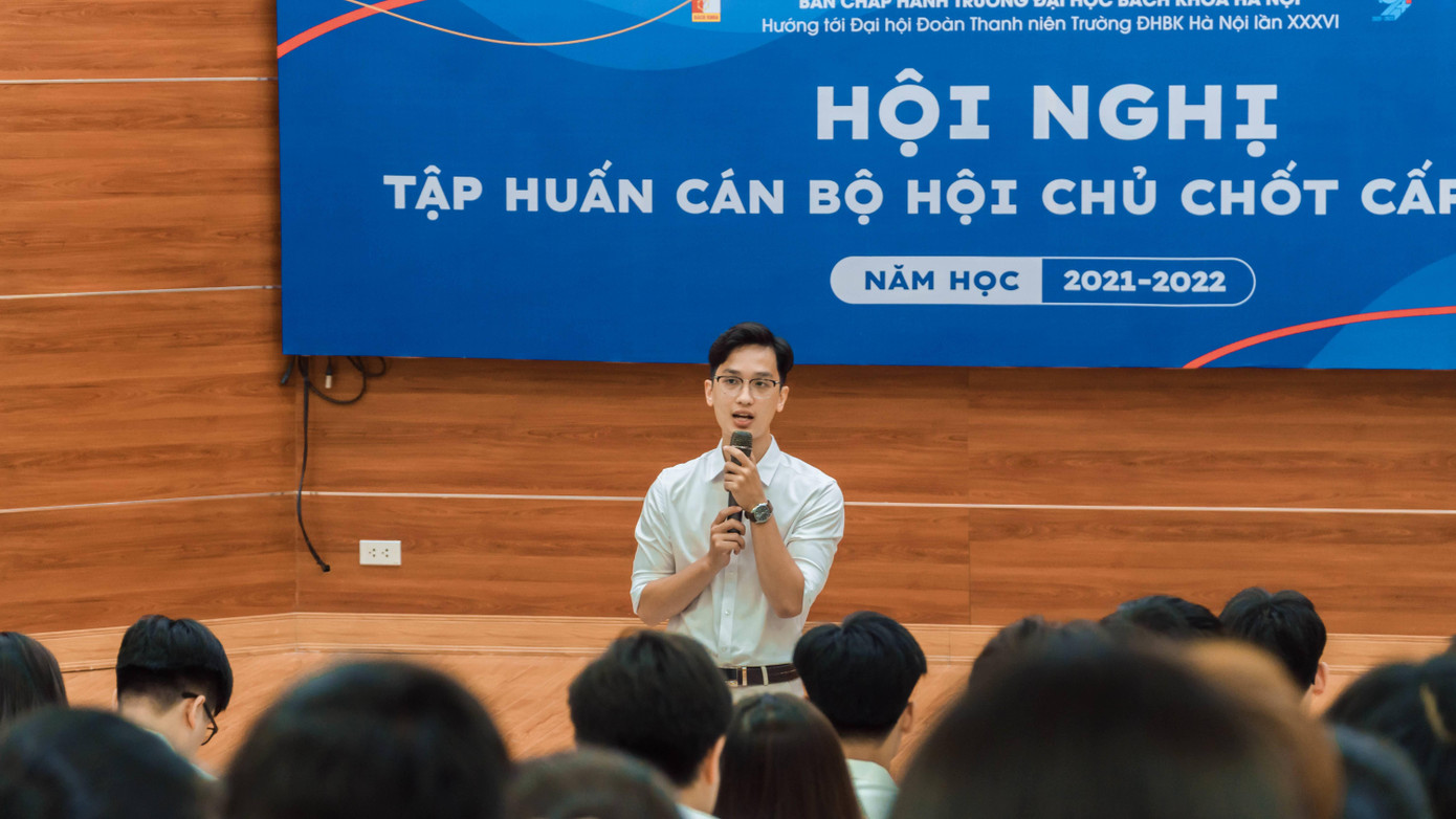 Ngô Sơn phát biểu trong Chương trình tập huấn Cán bộ Hội chủ chốt cấp trường. Ngô Sơn phát biểu trong Chương trình tập huấn Cán bộ Hội chủ chốt cấp trường.