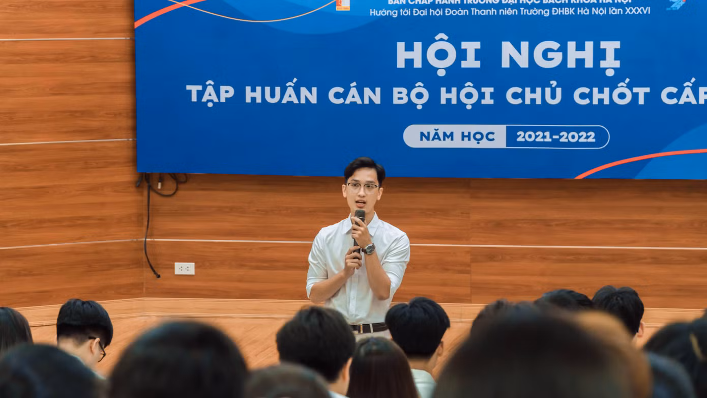 Ngô Sơn phát biểu trong Chương trình tập huấn Cán bộ Hội chủ chốt cấp trường.
