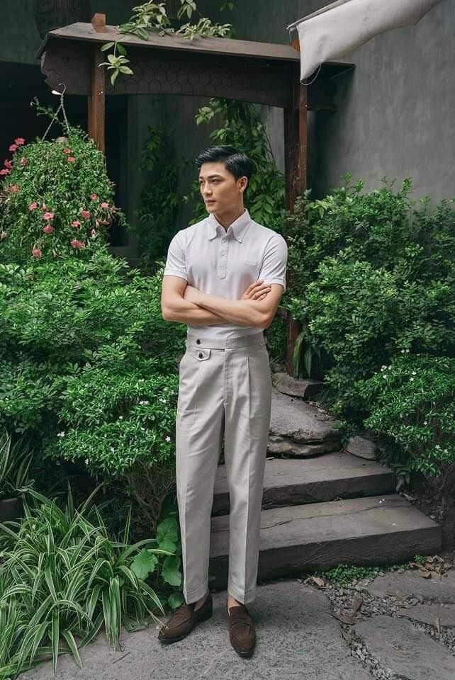 Trước khi đến với nghệ thuật, Quang Thuận từng thử sức với nhiều công việc khác nhau. Trước khi đến với nghệ thuật, Quang Thuận từng thử sức với nhiều công việc khác nhau.