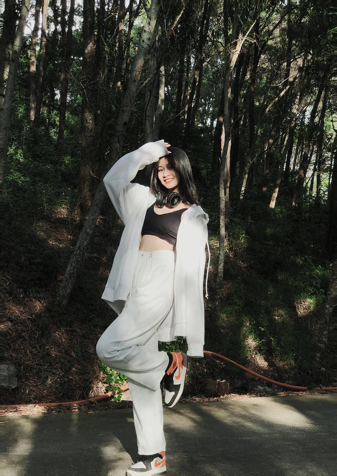 Bắt đầu đi lên từ "con số 0", không có nhiều kỹ năng về chụp ảnh, chỉnh sửa ảnh, Thủy Tiên đã cố gắng, tự mày mò học hỏi qua các trang mạng xã hội, bên cạnh đó là thực hành thật nhiều.