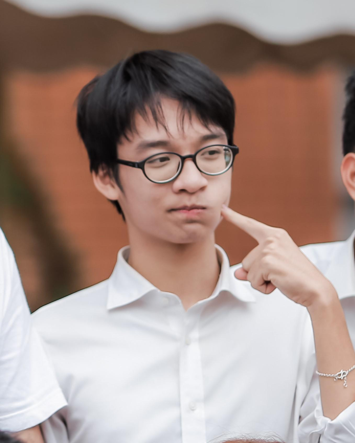 Hưng tốt nghiệp loại xuất sắc ngành Công nghệ thông tin và truyền thông, Trường Đại học Khoa học và Công nghệ Hà Nội (USTH).