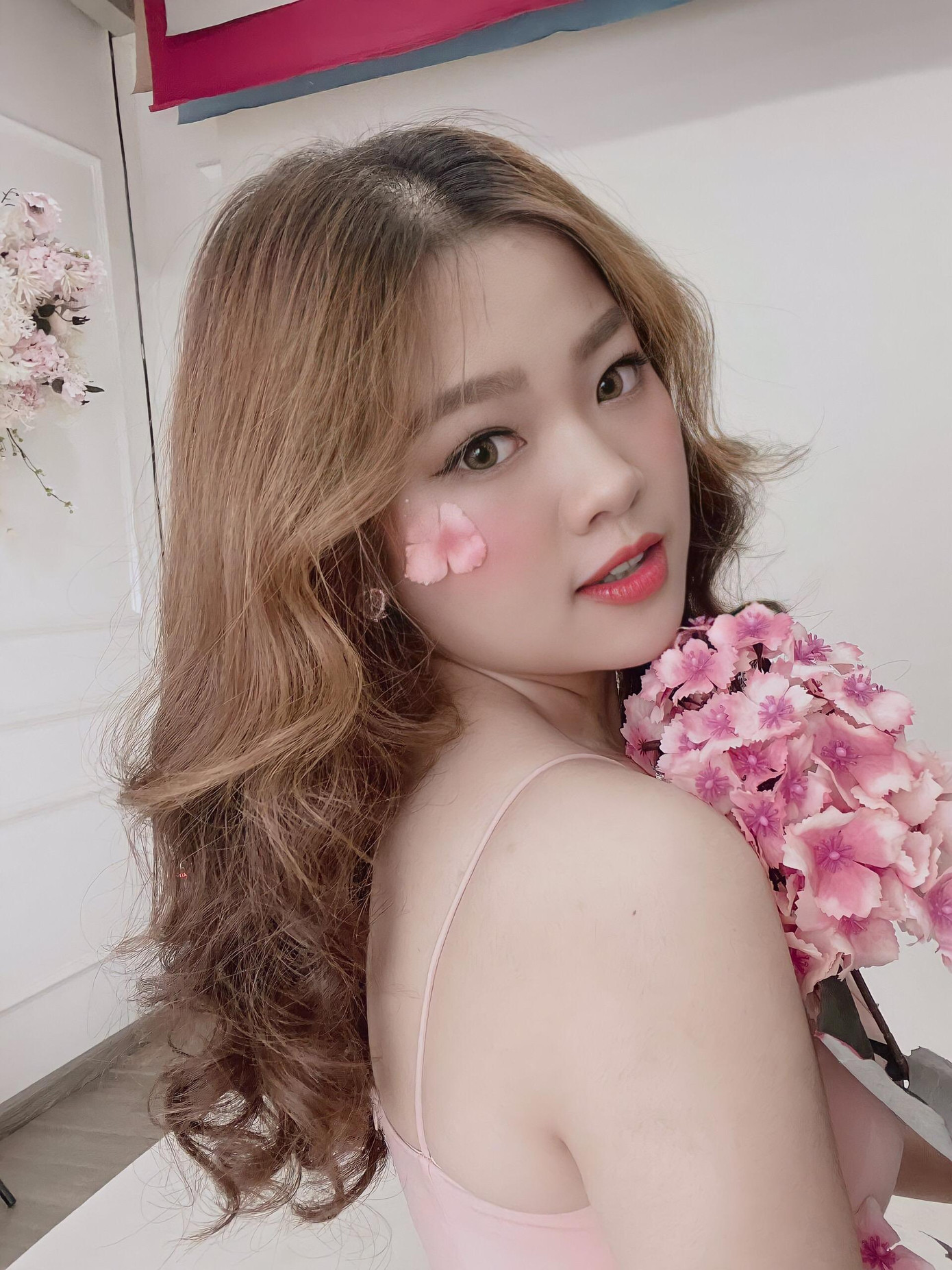 Không chỉ là một sinh viên tài năng, Lan Anh còn sở hữu nhan sắc ngọt ngào.