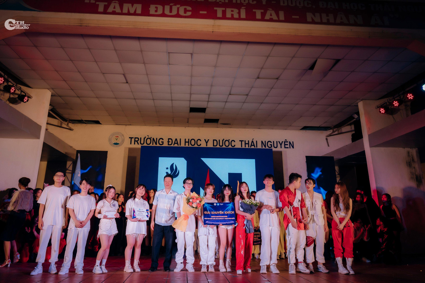 Giải khuyến khích 1. Giải khuyến khích 1.