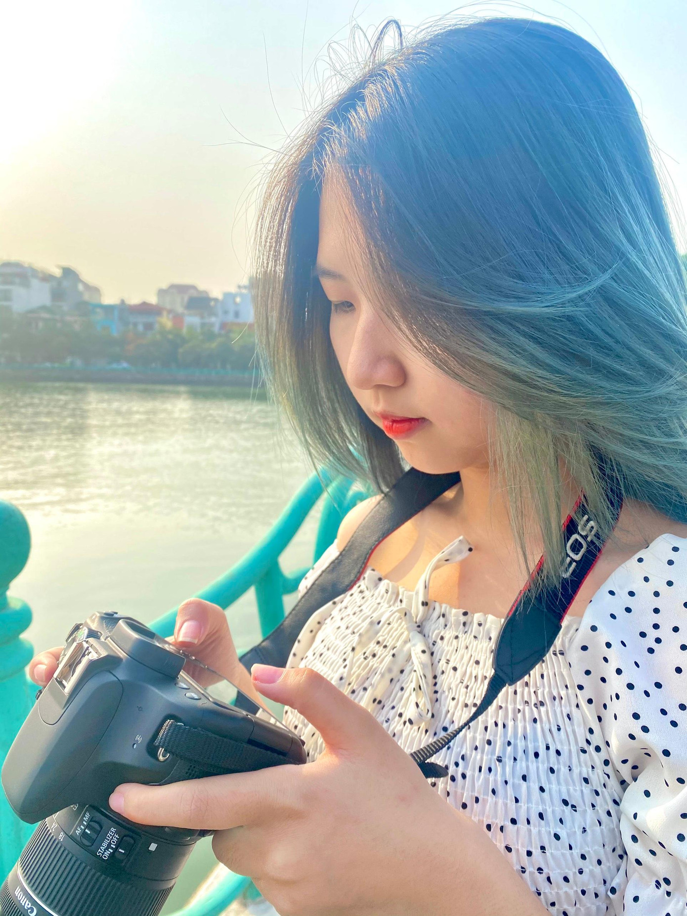 Trong tương lai Trà My mong muốn sẽ trở thành một PV/BTV chuyên nghiệp. Trong tương lai Trà My mong muốn sẽ trở thành một PV/BTV chuyên nghiệp.