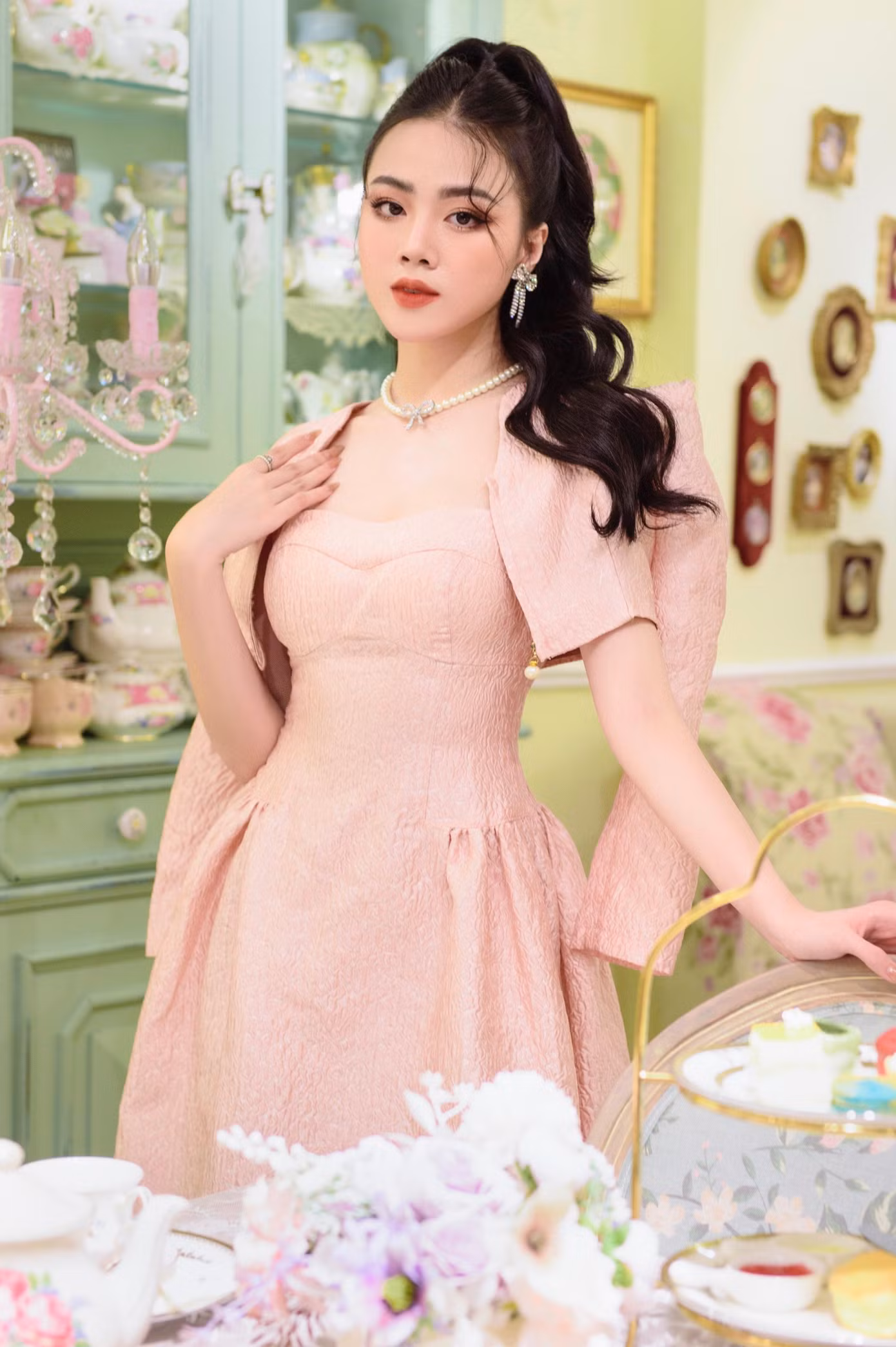 Phong cách Khánh Linh hướng đến là sự thanh lịch, sang trọng, có thương hiệu trong nghề KOL.