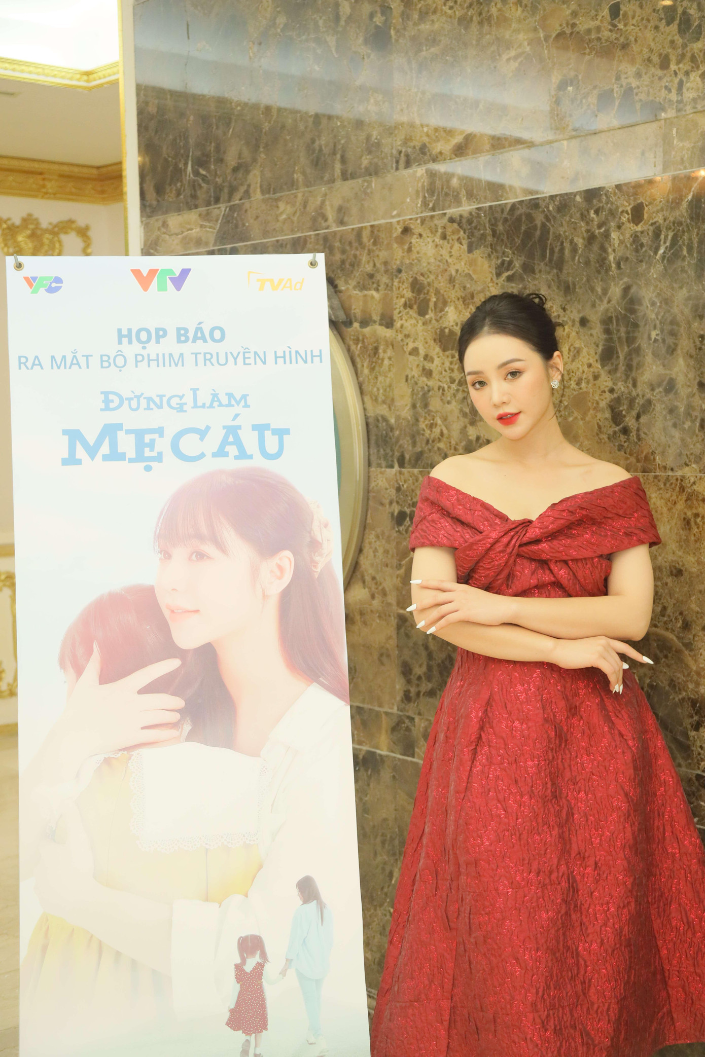 Diễn viên Quỳnh Kool trong buổi họp báo.