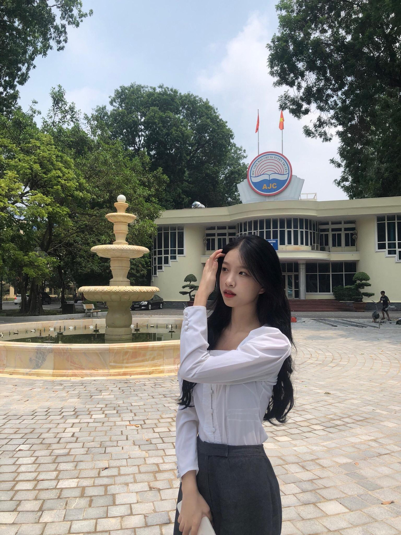 Trang hiện đang là sinh viên của Học viện Báo chí và Tuyên truyền. Trang hiện đang là sinh viên của Học viện Báo chí và Tuyên truyền.