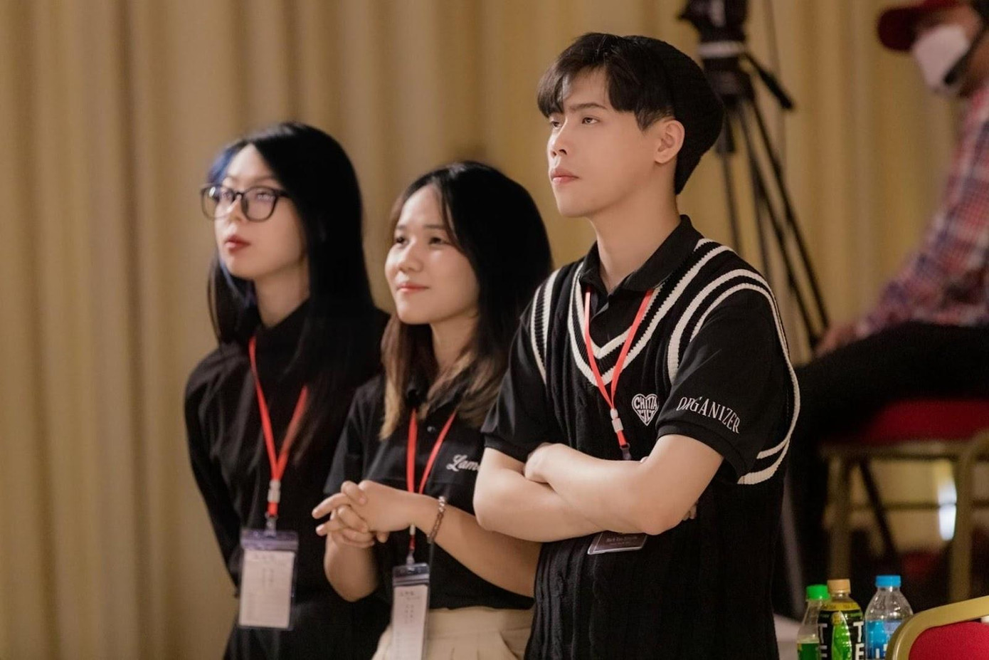 Bách chia sẻ rằng bản thân luôn cố gắng làm nhiều hoạt động xã hội nhất có thể. Bách chia sẻ rằng bản thân luôn cố gắng làm nhiều hoạt động xã hội nhất có thể.