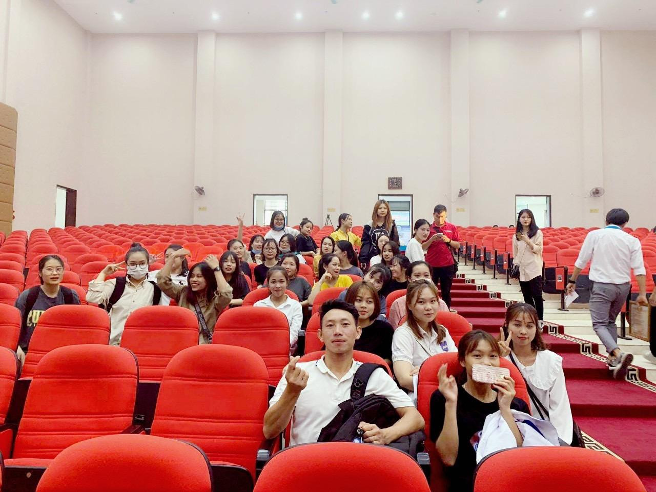 Đại học đã mang đến cho chàng trai thêm nhiều cơ hội, trải nghiệm cùng những kỹ năng cần thiết. Đại học đã mang đến cho chàng trai thêm nhiều cơ hội, trải nghiệm cùng những kỹ năng cần thiết.