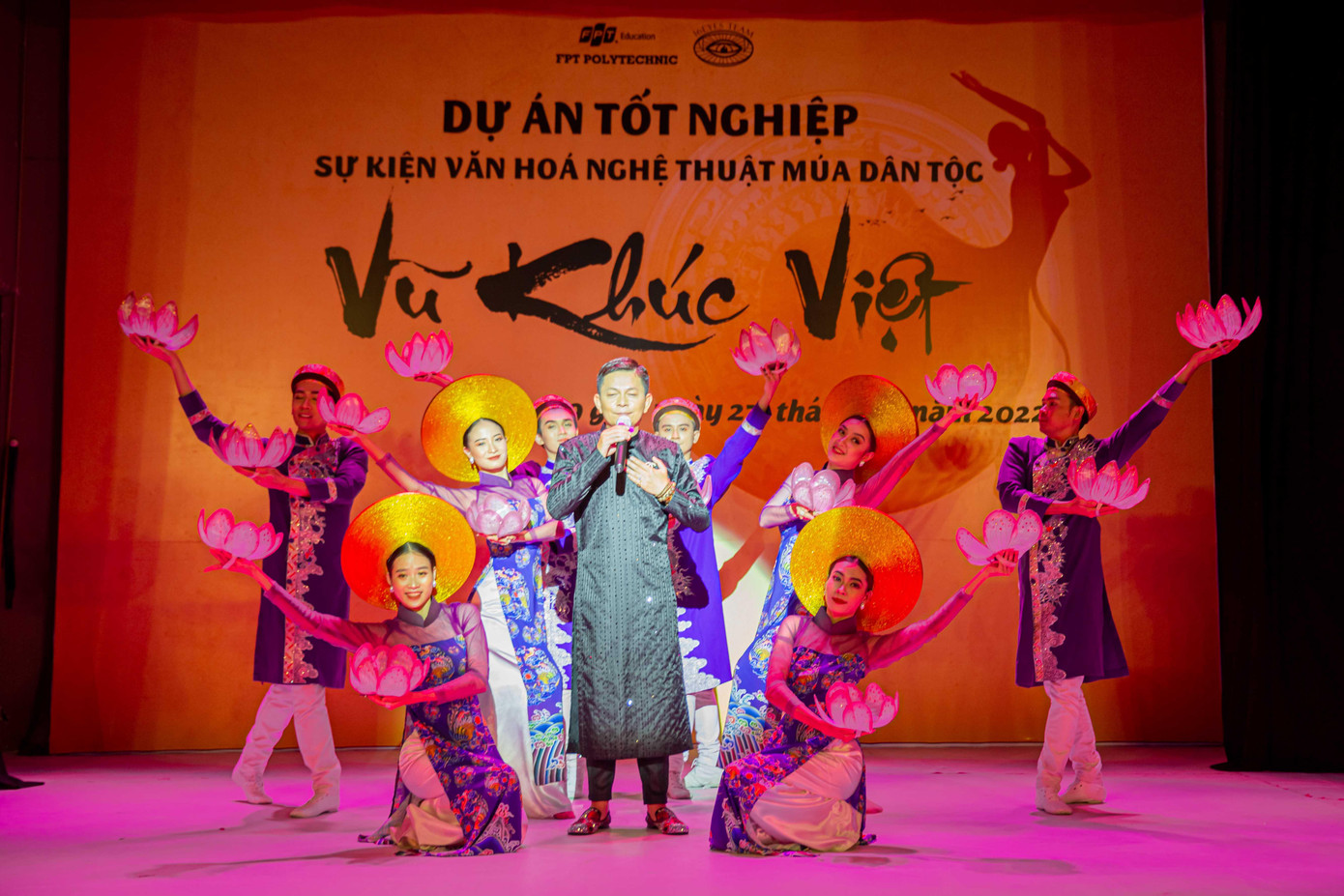 Tiết mục Đêm hoa đăng. Tiết mục Đêm hoa đăng.