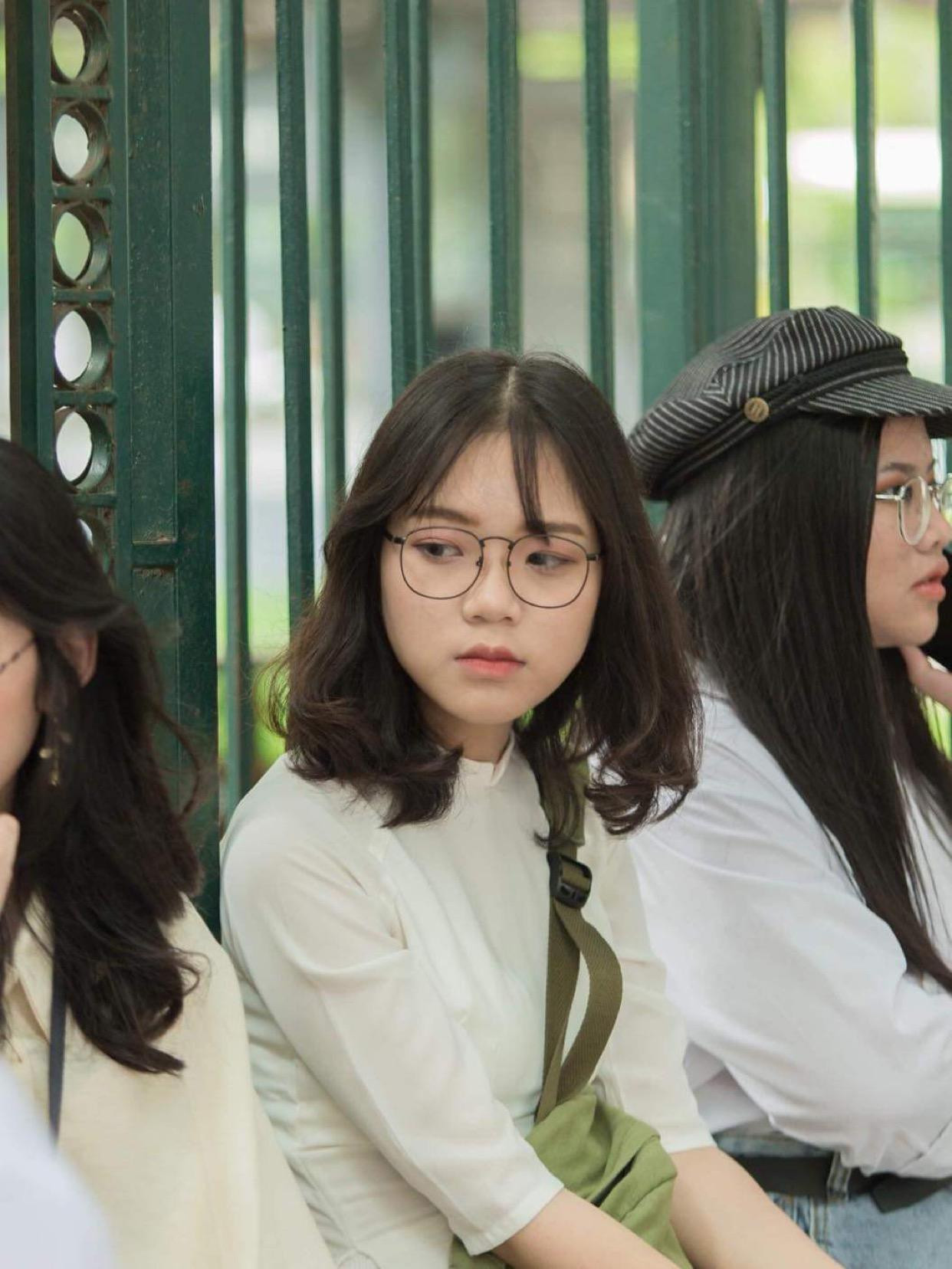 Học viện Ngoại giao chính là điểm dừng chân khi Hương Trà không thể đi du học.