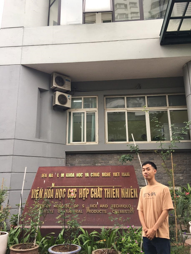 Xuân Hà hiện đang công tác tại Viện Hóa học các hợp chất thiên nhiên - Viện Hàn lâm khoa học công nghệ Việt Nam.