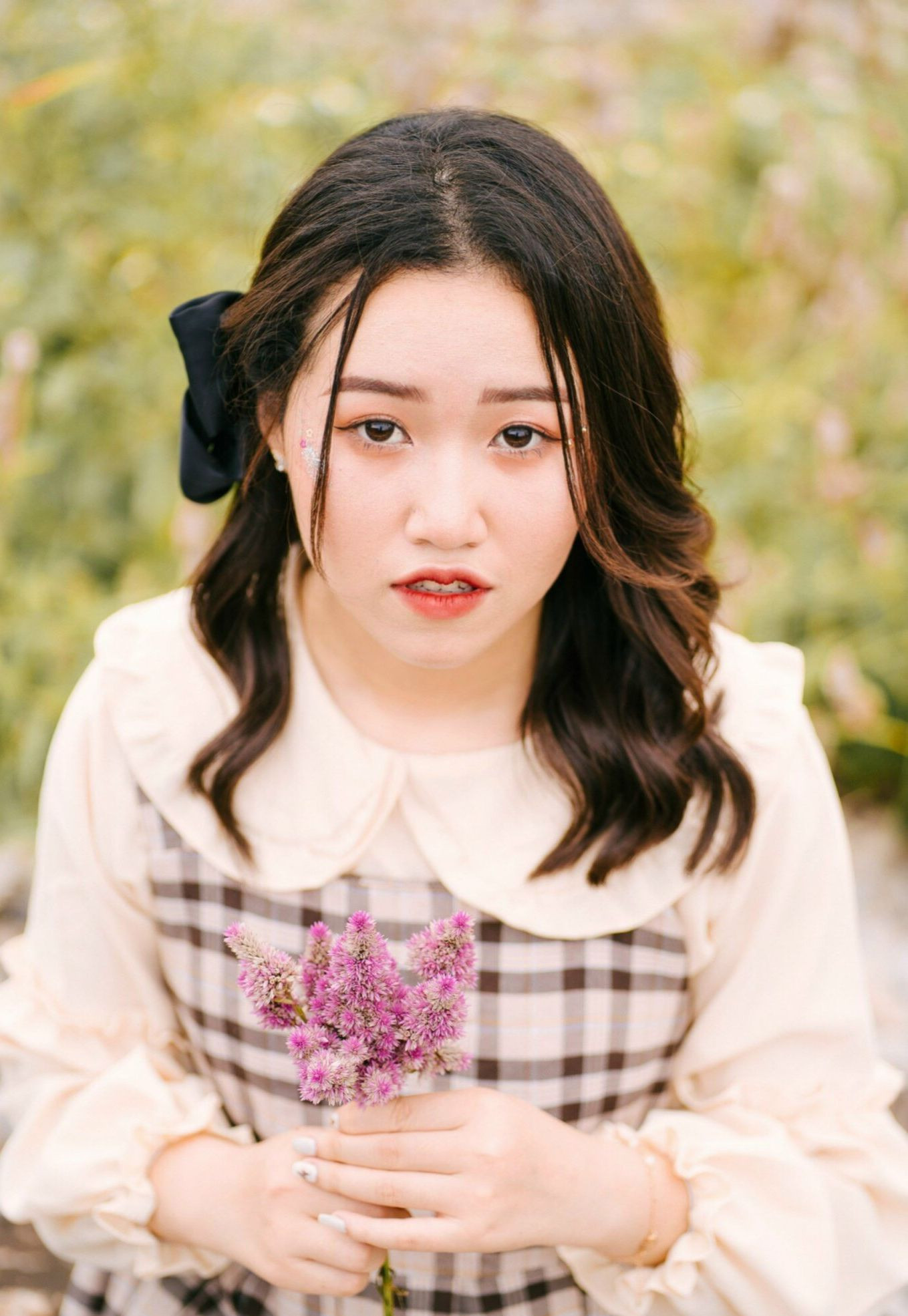 Hoàng Hương Giang (sinh năm 2003) quê Thanh Hóa, đang là sinh viên năm 2 chuyên ngành Báo Phát thanh - Học viện Báo chí và Tuyên truyền. Hoàng Hương Giang (sinh năm 2003) quê Thanh Hóa, đang là sinh viên năm 2 chuyên ngành Báo Phát thanh - Học viện Báo chí và Tuyên truyền.