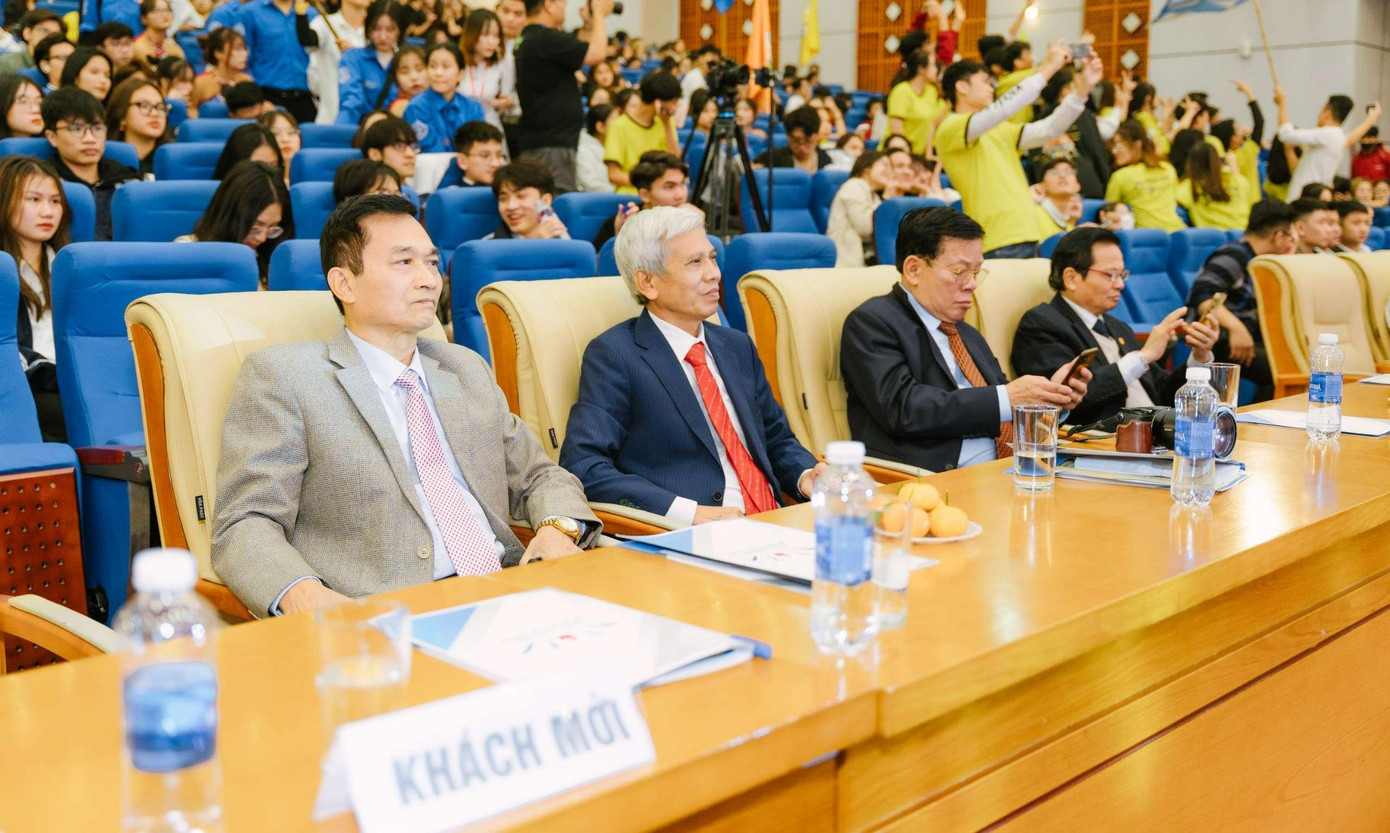 Chương trình có sự tham gia của nhiều khách mời đặc biệt.