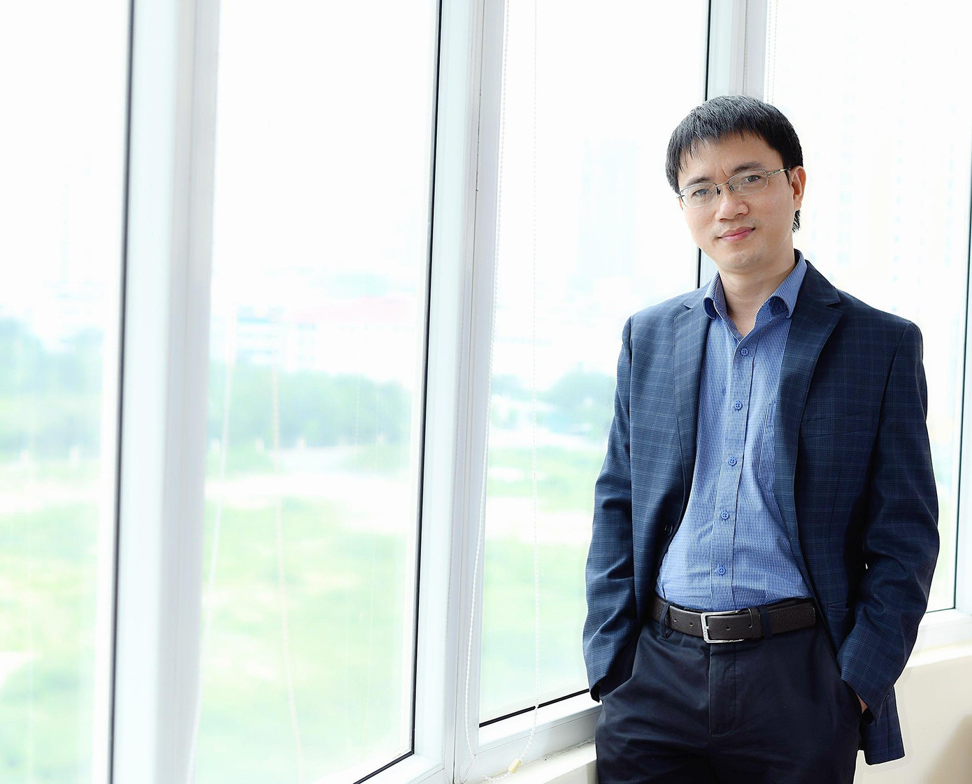 Tác giả, nhà báo Nguyễn Tuấn Anh là Trưởng ban Sinh Viên, báo Tiền Phong, chuyên gia tư vấn xuất bản sách nhiều kinh nghiệm, tác giả sách “6 bước tự xuất bản một cuốn sách”. Ảnh: Thái Thuận Hải.