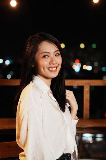 MV “Khó quên” mang nhiều tâm huyết của Khánh Tiên và cả Ekip. MV “Khó quên” mang nhiều tâm huyết của Khánh Tiên và cả Ekip.