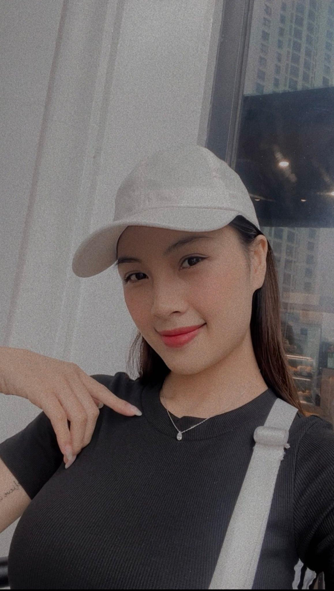 Việc trở lại là một sinh viên trường Đại học Đại Nam mang đến nhiều hy vọng cho Quỳnh. Việc trở lại là một sinh viên trường Đại học Đại Nam mang đến nhiều hy vọng cho Quỳnh.