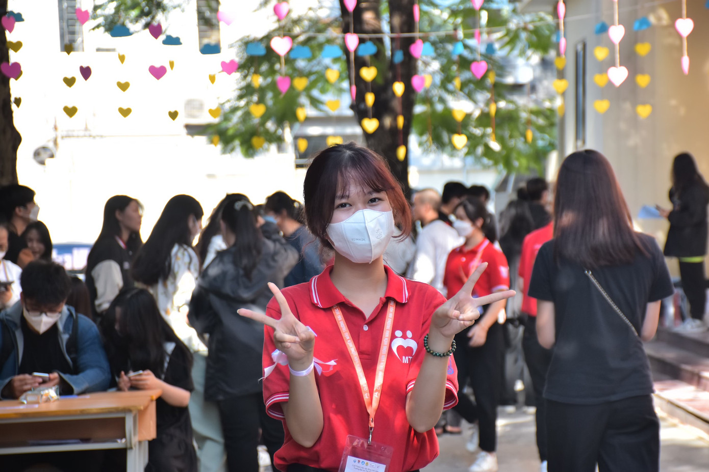 Hà Phương tham gia CLB Thanh niên vận động hiến máu Trường Đại học Thủ đô Hà Nội.