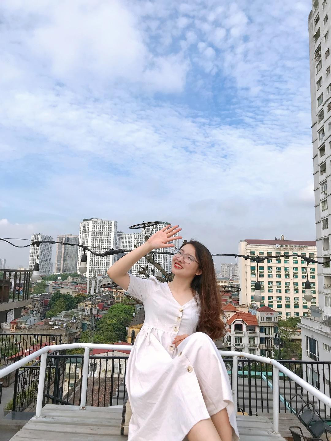 Ngọc Anh có sở thích nghe nhạc, đọc sách liên quan đến Phật pháp giúp cô giữ được nguồn năng lượng tích cực và tâm bình an. Ngọc Anh có sở thích nghe nhạc, đọc sách liên quan đến Phật pháp giúp cô giữ được nguồn năng lượng tích cực và tâm bình an.