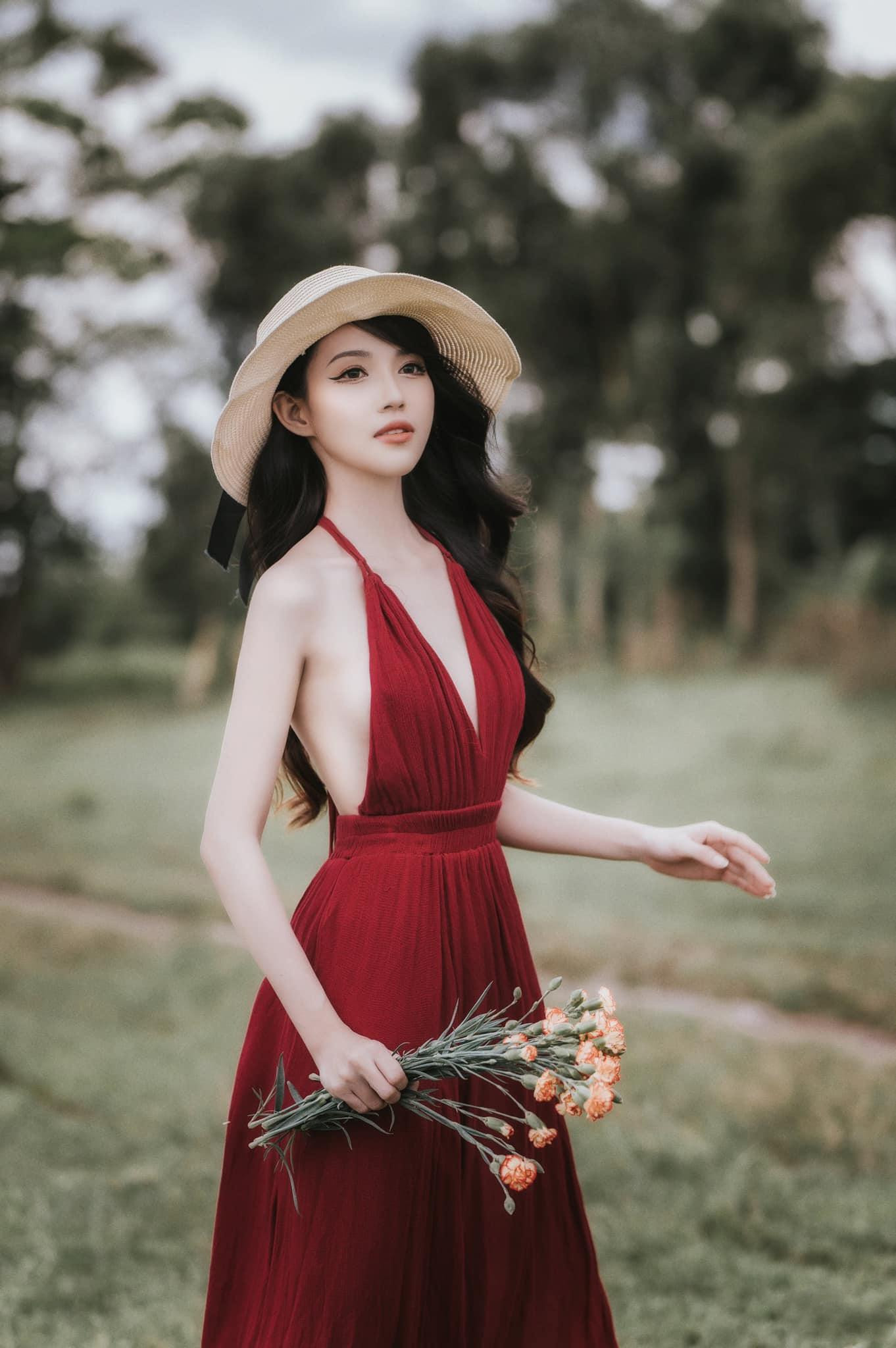 Hồng Nhi nhận ra rằng, mọi việc diễn đến trong cuộc đời ai đó đều có lý do của nó.