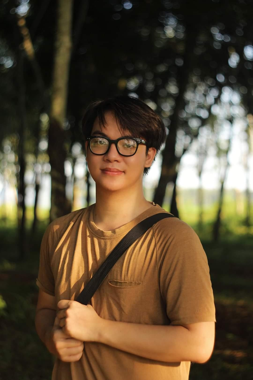 Lê Nam Linh (quê Nghệ An) là sinh viên năm cuối khoa Luật Quốc tế, Học viện Ngoại giao.