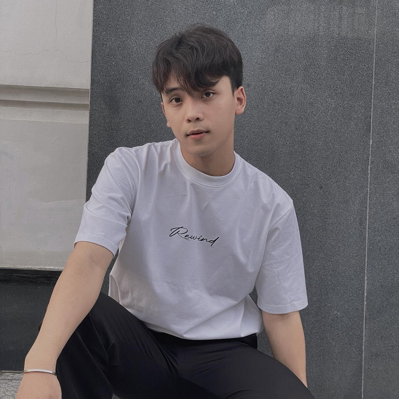 Hữu Nghĩa- sinh viên ngành Quan hệ Công chúng, Trường Đại học Ngoại ngữ - Tin học TP Hồ Chí Minh (HUFLIT). Hữu Nghĩa- sinh viên ngành Quan hệ Công chúng, Trường Đại học Ngoại ngữ - Tin học TP Hồ Chí Minh (HUFLIT).