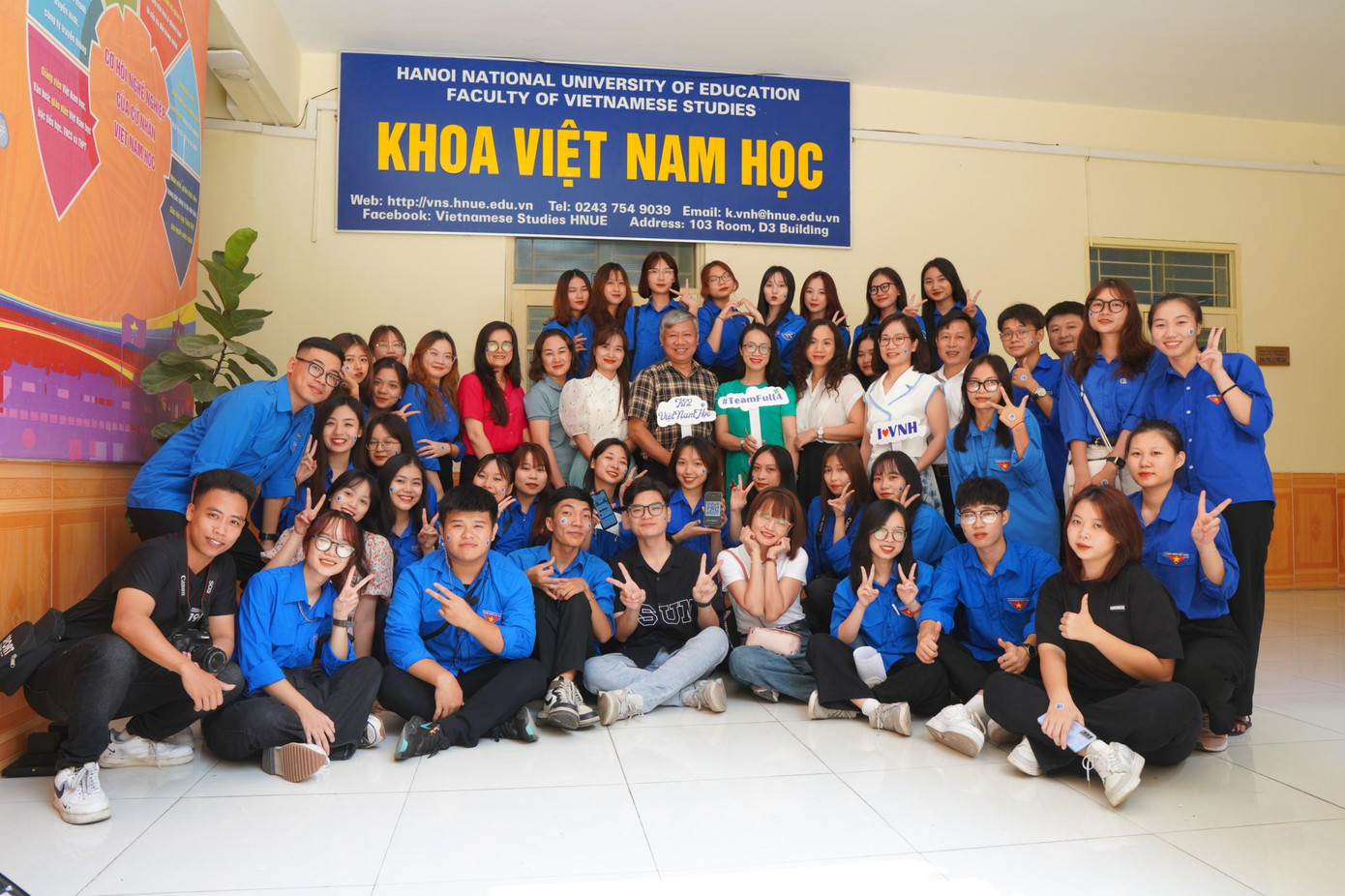 Nhờ hăng hái tham gia và luôn có thành tích xuất sắc trong các hoạt động tham gia mà Thuận đã được thầy cô, bạn bè tin tưởng bầu làm Lớp phó của lớp K70C và Uỷ viên Ban chấp hành Liên chi Đoàn khoa Việt Nam. Nhờ hăng hái tham gia và luôn có thành tích xuất sắc trong các hoạt động tham gia mà Thuận đã được thầy cô, bạn bè tin tưởng bầu làm Lớp phó của lớp K70C và Uỷ viên Ban chấp hành Liên chi Đoàn khoa Việt Nam.