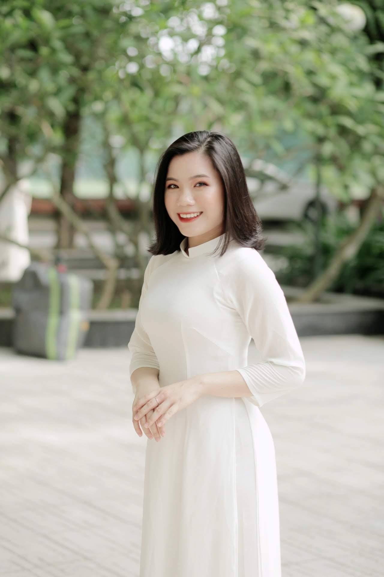 Song Quỳnh chia sẻ: "Mình sẽ luôn tích cực cố gắng, mình tin rằng mọi thách thức ta gặp phải trong cuộc sống đều là những cơ hội để bản thân trở lên mạnh mẽ, trưởng thành hơn." Song Quỳnh chia sẻ: "Mình sẽ luôn tích cực cố gắng, mình tin rằng mọi thách thức ta gặp phải trong cuộc sống đều là những cơ hội để bản thân trở lên mạnh mẽ, trưởng thành hơn."